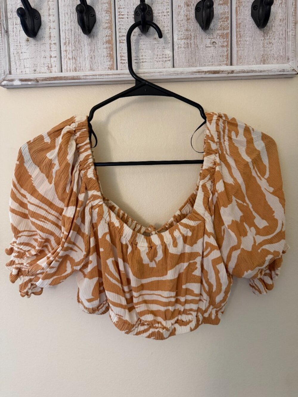 H&M Women's Small Orange Printed Pouf Sleeve Crop Top - Picture 4 of 7
